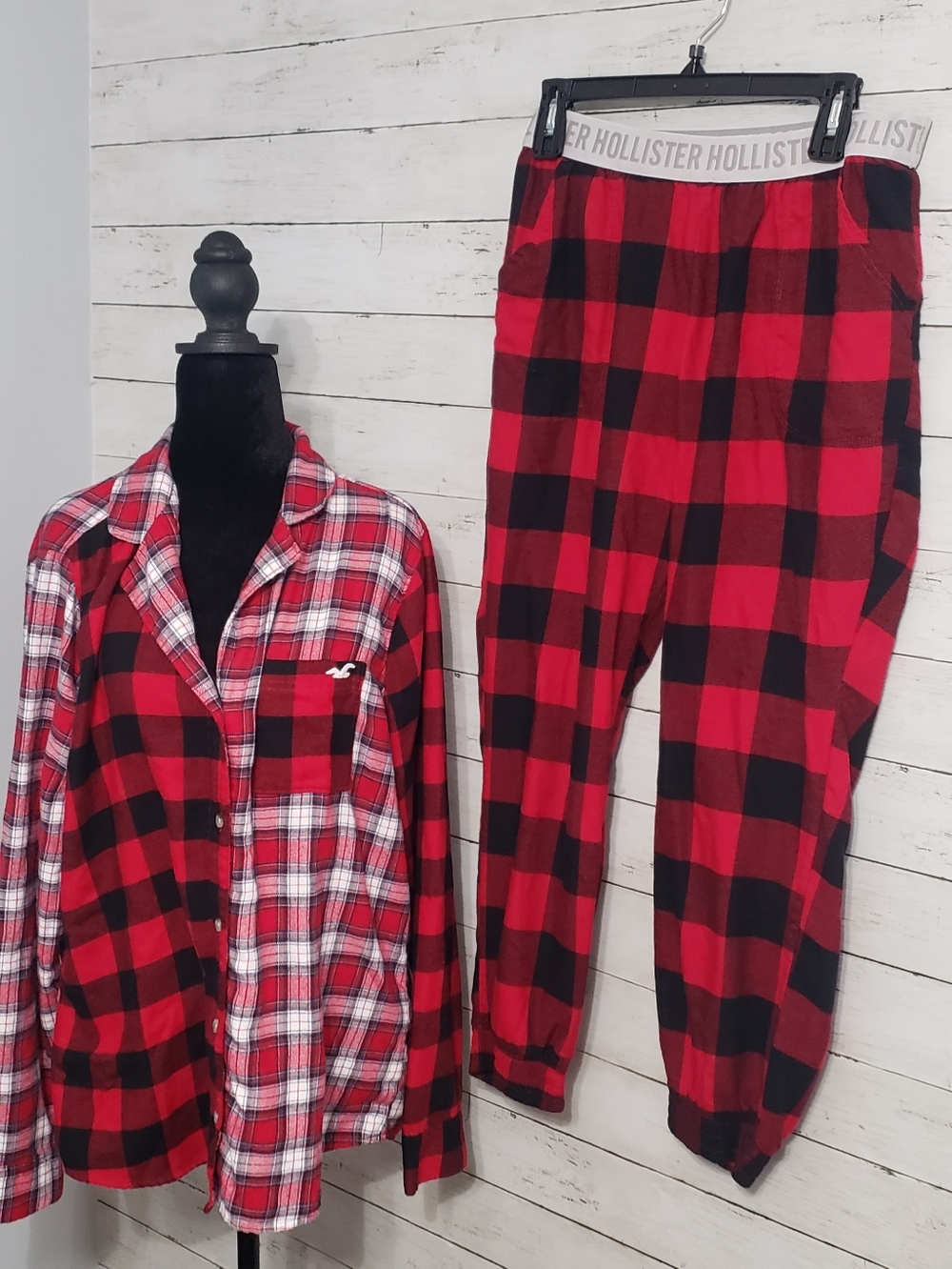 Hollister Red and Black Plaid Lounge Pants & Long Sl Button Up Top Unisex